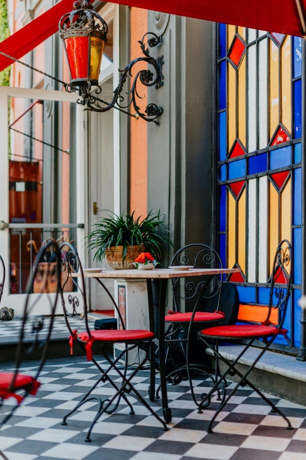 Costantinopoli 104 Main image